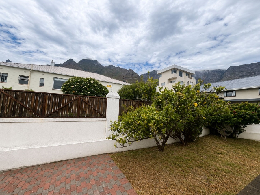 2 Bedroom Property for Sale in Vredehoek Western Cape